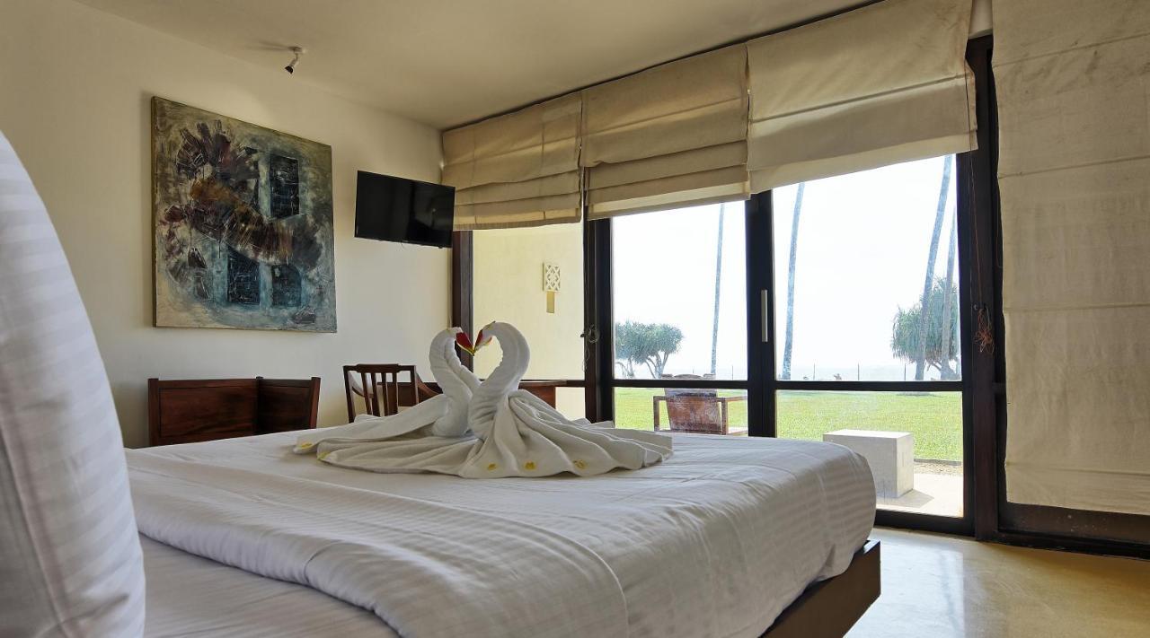 Grand Beach Wadduwa Exterior photo
